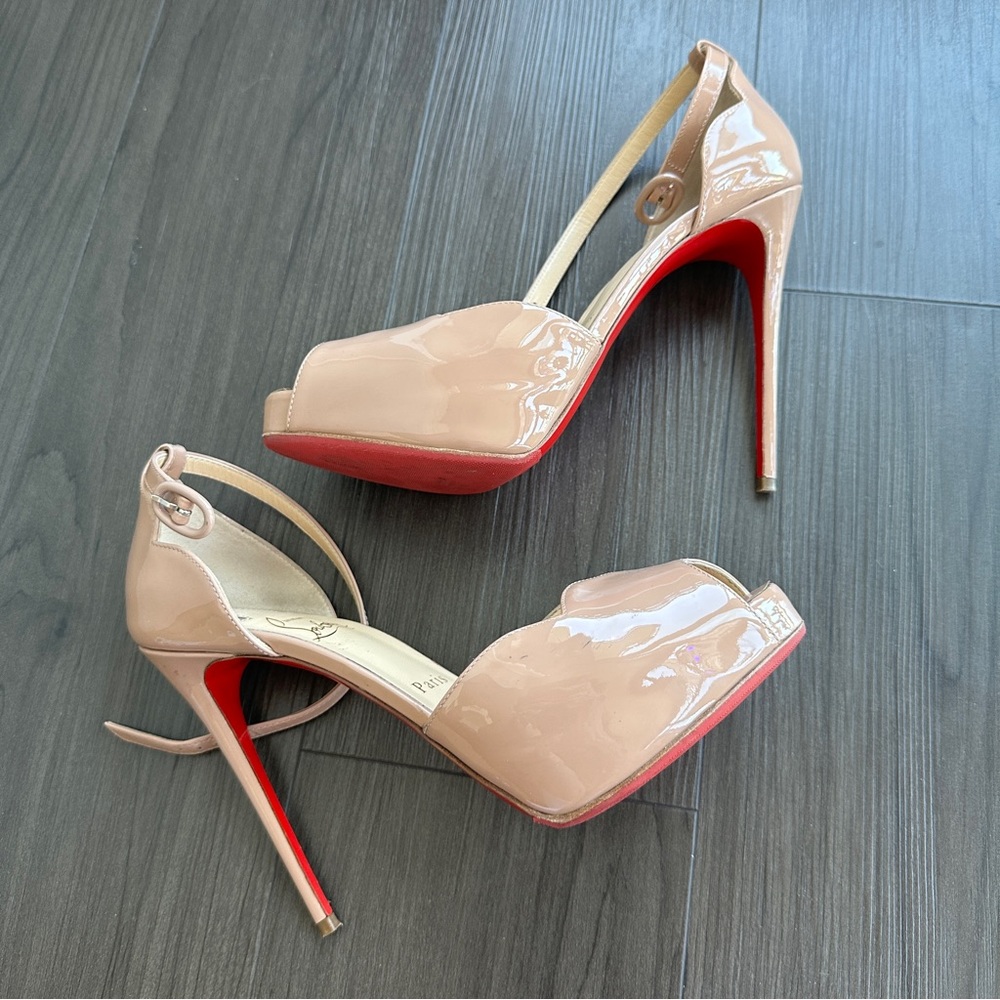 Christian Louboutin AKETATA 120 PATENT LEATHER PEEP TOE SANDALS IN NUDE Size 38